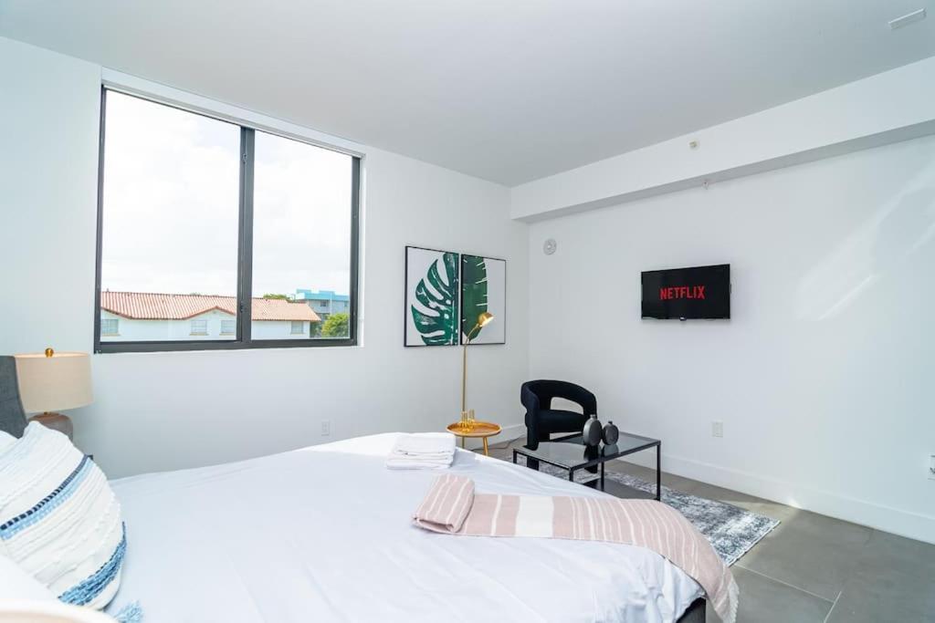 King Bed Brand New Oasis Minutes To Brickell Apartment Miami