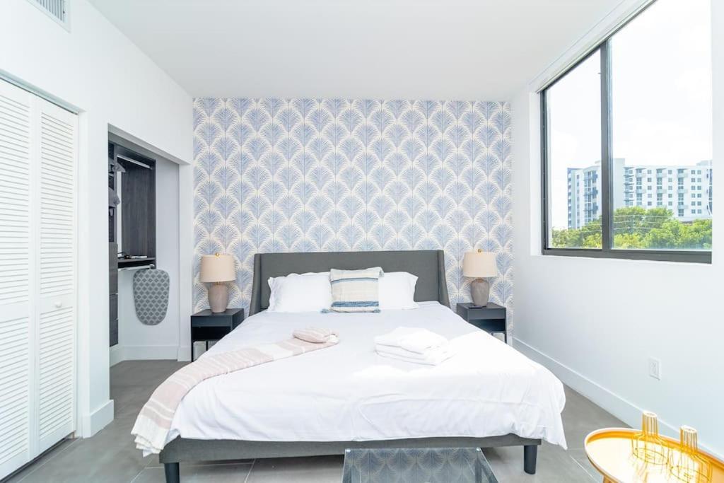 Apartment King Bed Brand New Oasis Minutes To Brickell