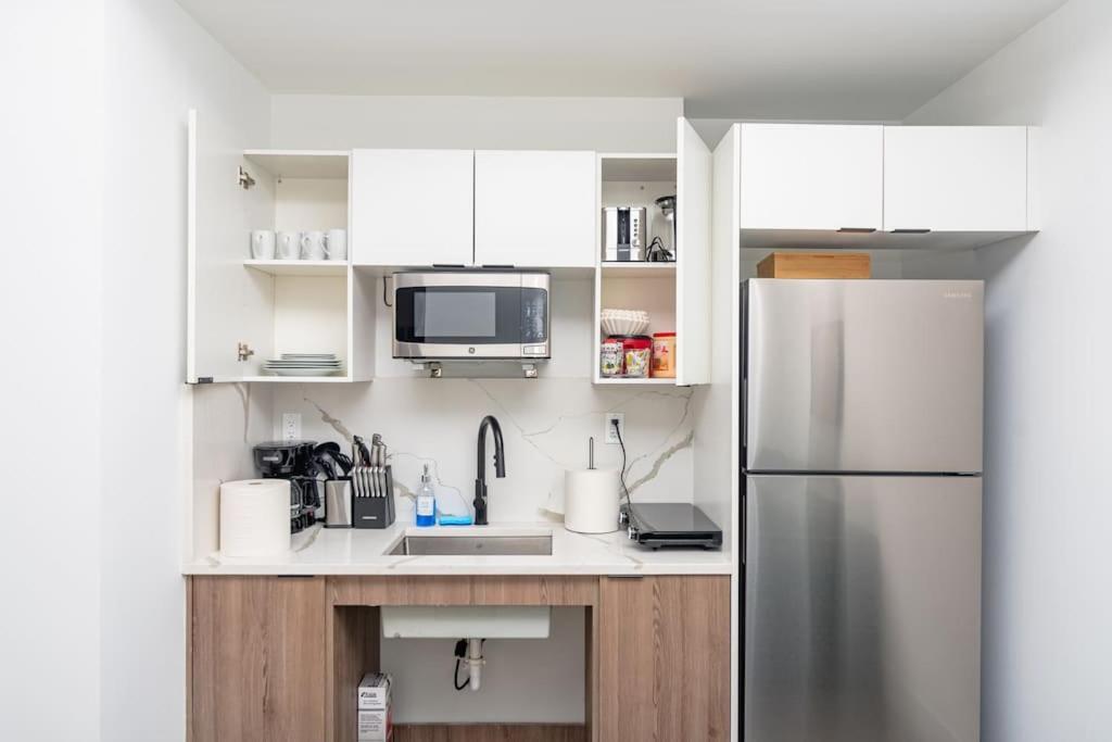 Apartment King Bed Brand New Oasis Minutes To Brickell Miami
